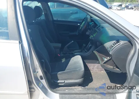 2005 Honda Accord 2.4 Ex z USA, uszkodzony, nr VIN 1HGCM56735A191046